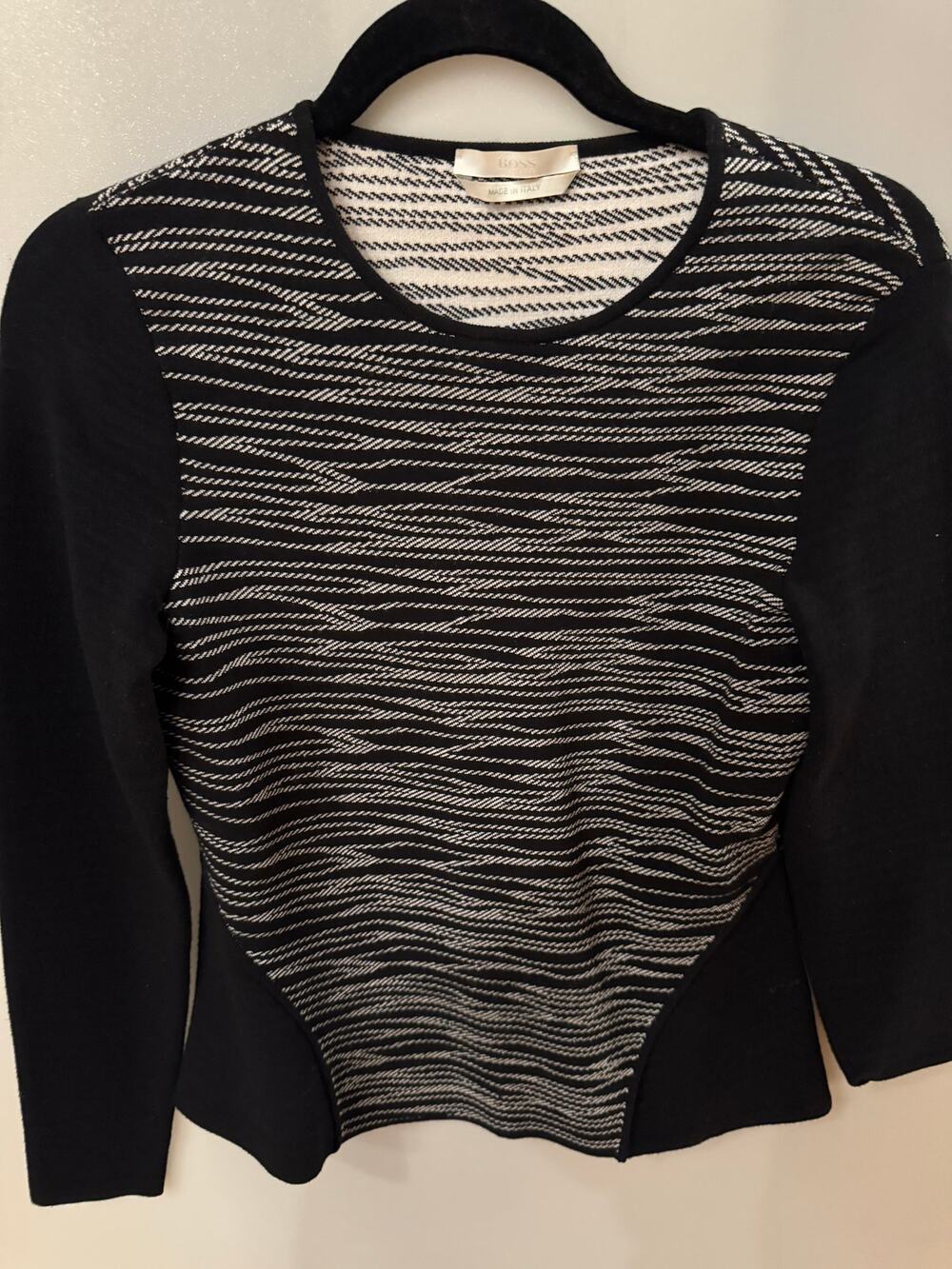 Hugo Boss Black Knit Sweater - Size Medium - Black/White
